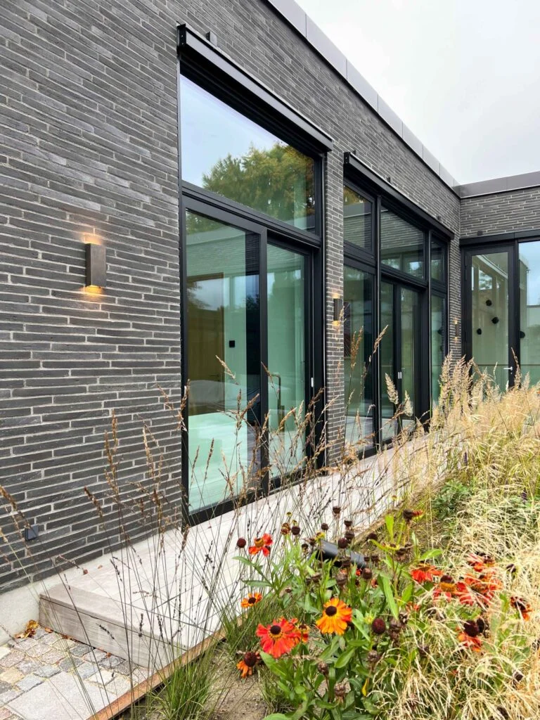 20221011_093034689_iOS-scaled