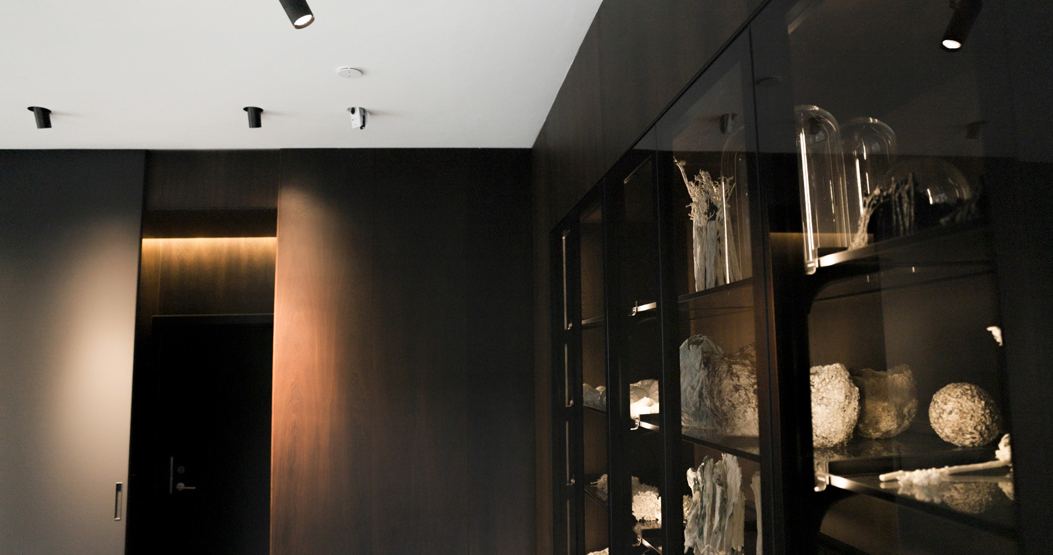 ONE-A_Storm-Medium-Security-Cam_lifestyle.2