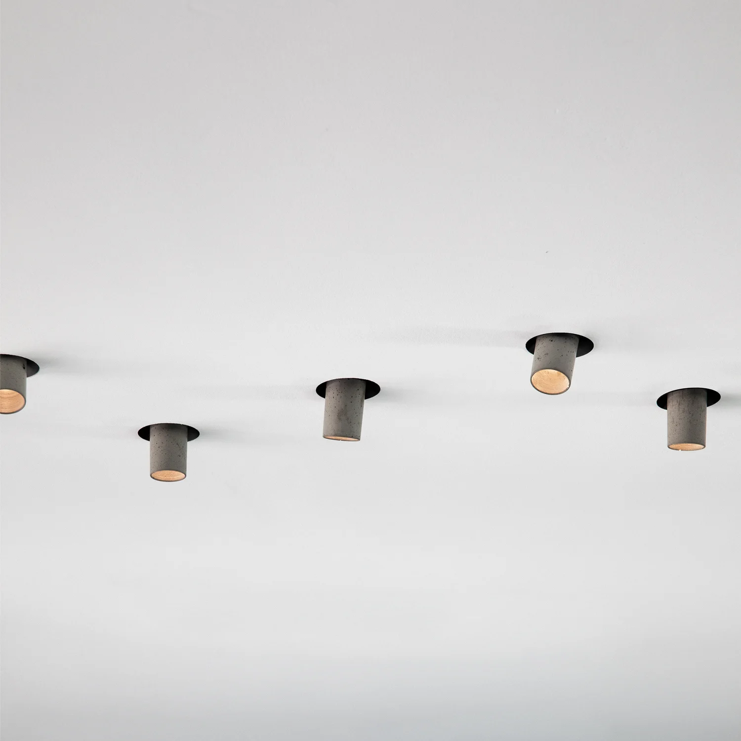 ONEA_Storm-Medium-Base-Tube_Concrete_05