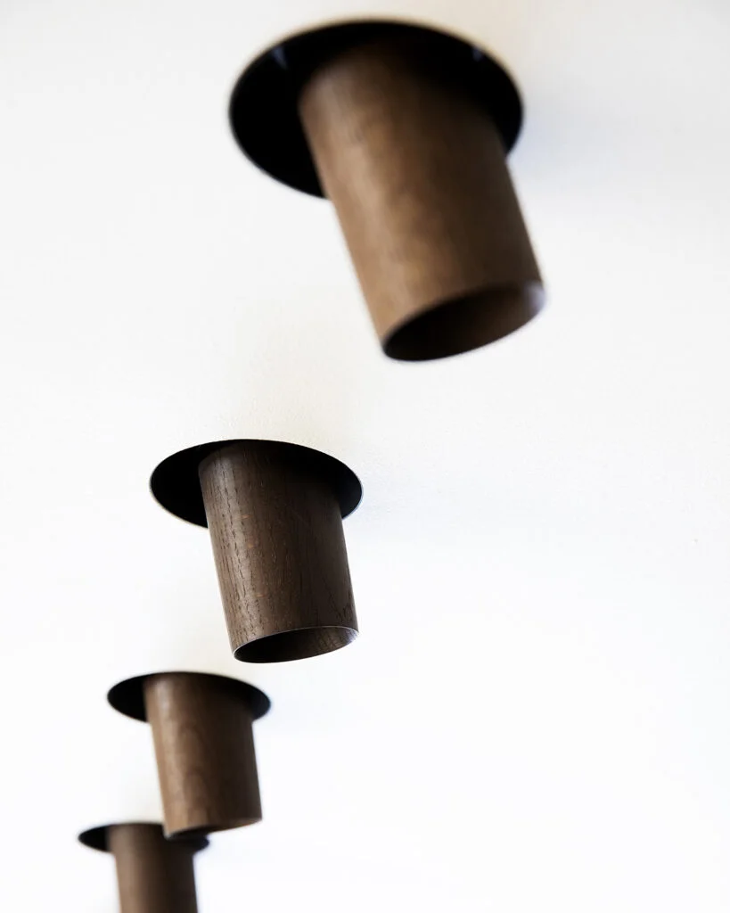 ONEA_Storm-Medium-Base-Tube_OakDark_01