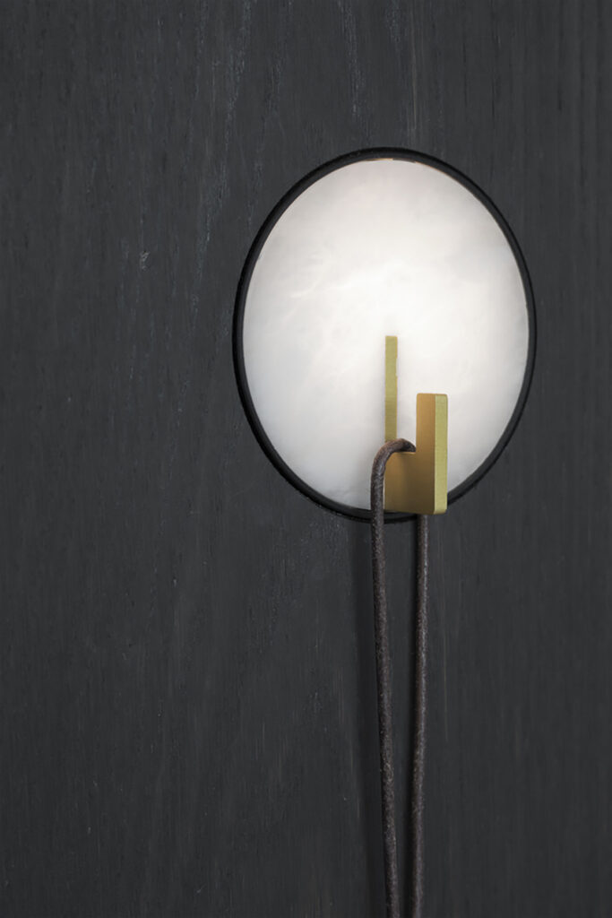 ONEA_Storm-Medium-Hook_Gold_5-1