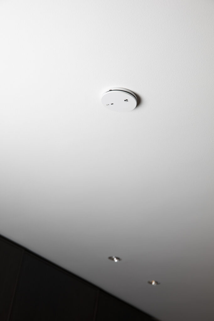 ONE_A_Storm_Smoke_Relay_Lifestyle_hvid1