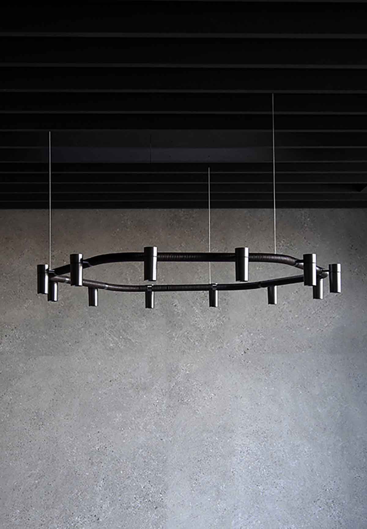 ONE_A_Xcruve_pendant_elephant_grey_darkbrown_leather_kopier-1