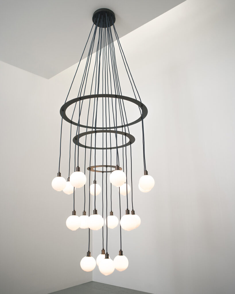 SkLO_Drape_Circle18_LT285WHT_1