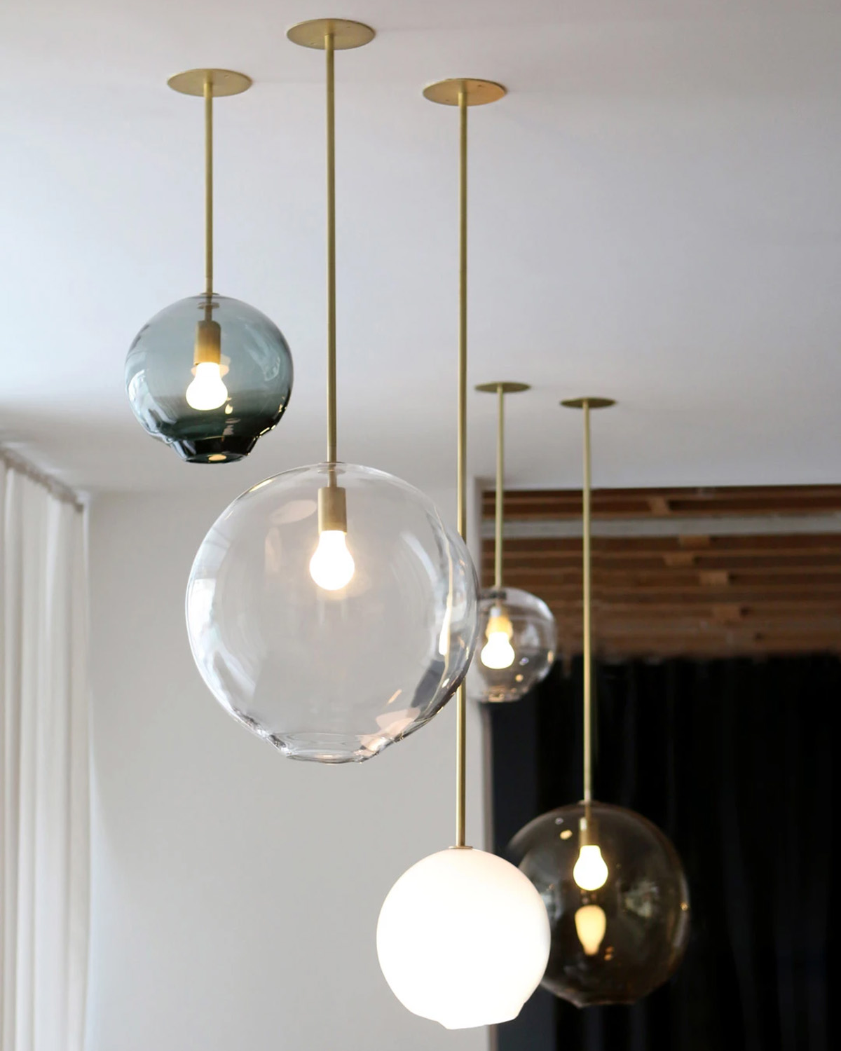 SkLO_Float_Pendant_ENV_13_1080_2