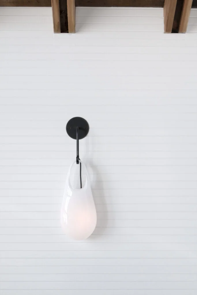 SkLO_Hold18_Sconce_ENV_4-scaled