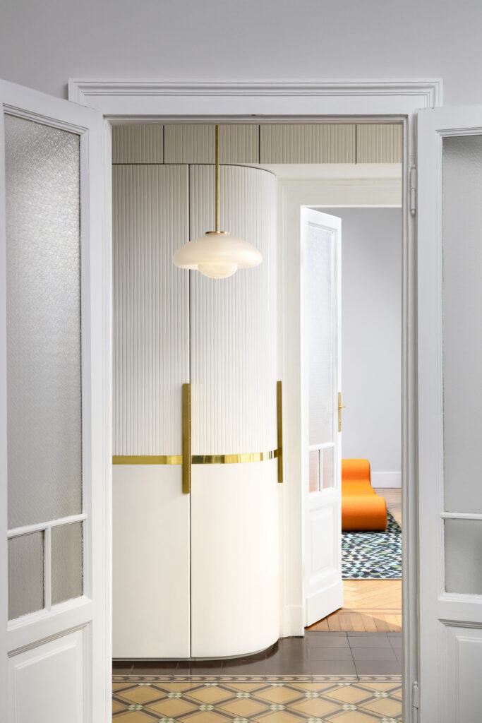 SkLO_Pillow_Pendant_LT235CFWBB_01-scaled