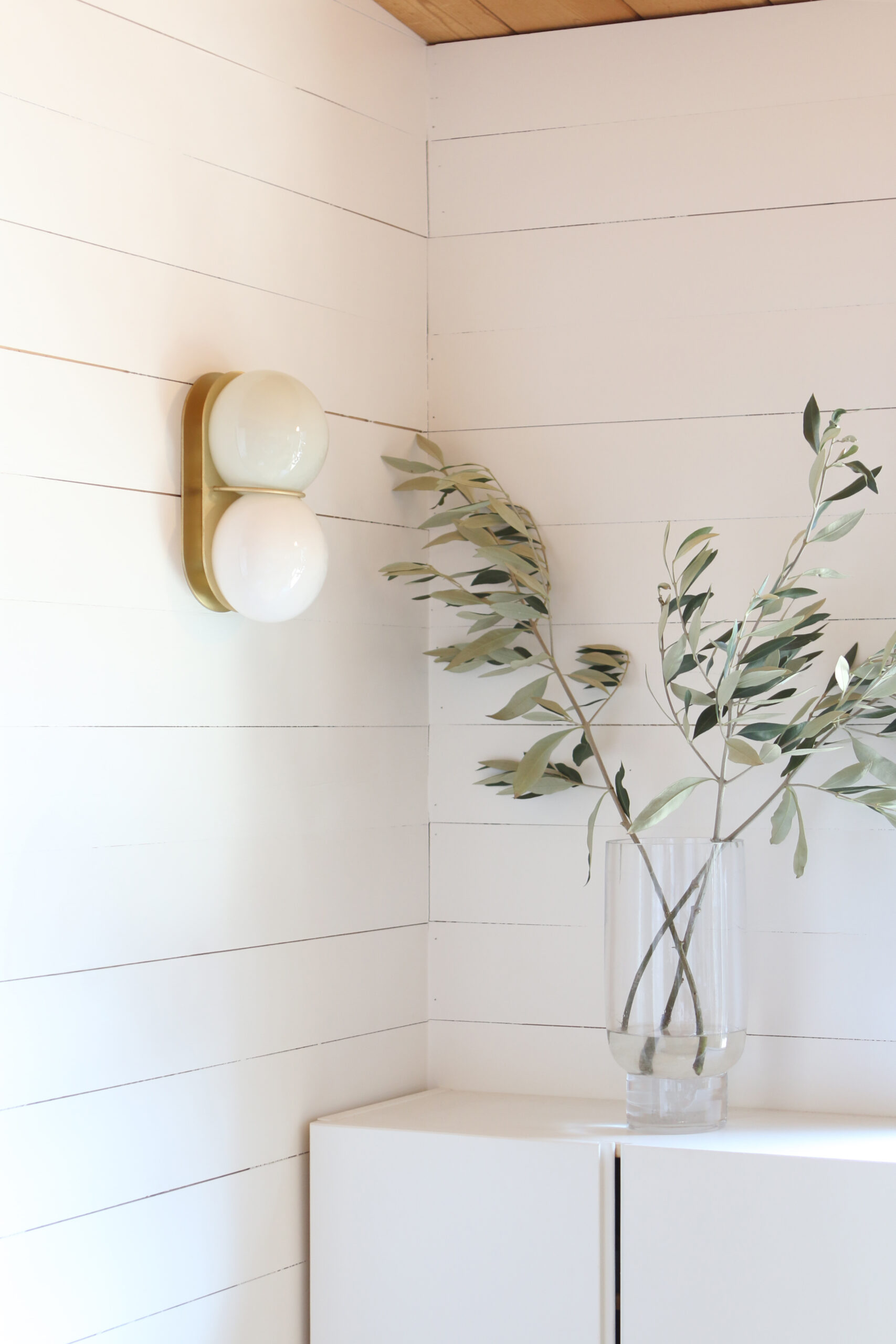 SkLO_Twin2.0_Sconce_Ceiling_LTM08_ENV_2-scaled