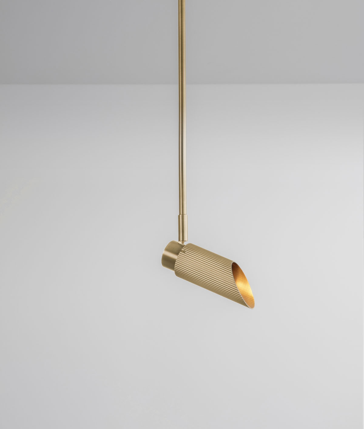 Spot_Pro_ceiling_500_satinb_on