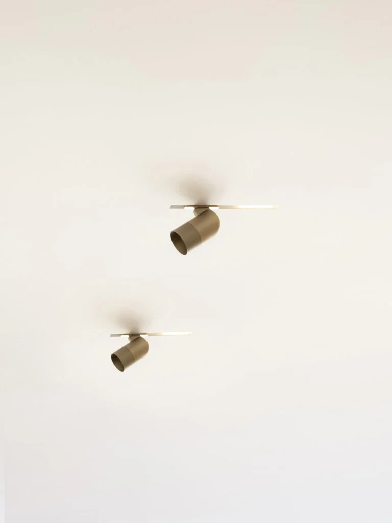 pvd-concept-collections-whiteline-dotsi-image-013