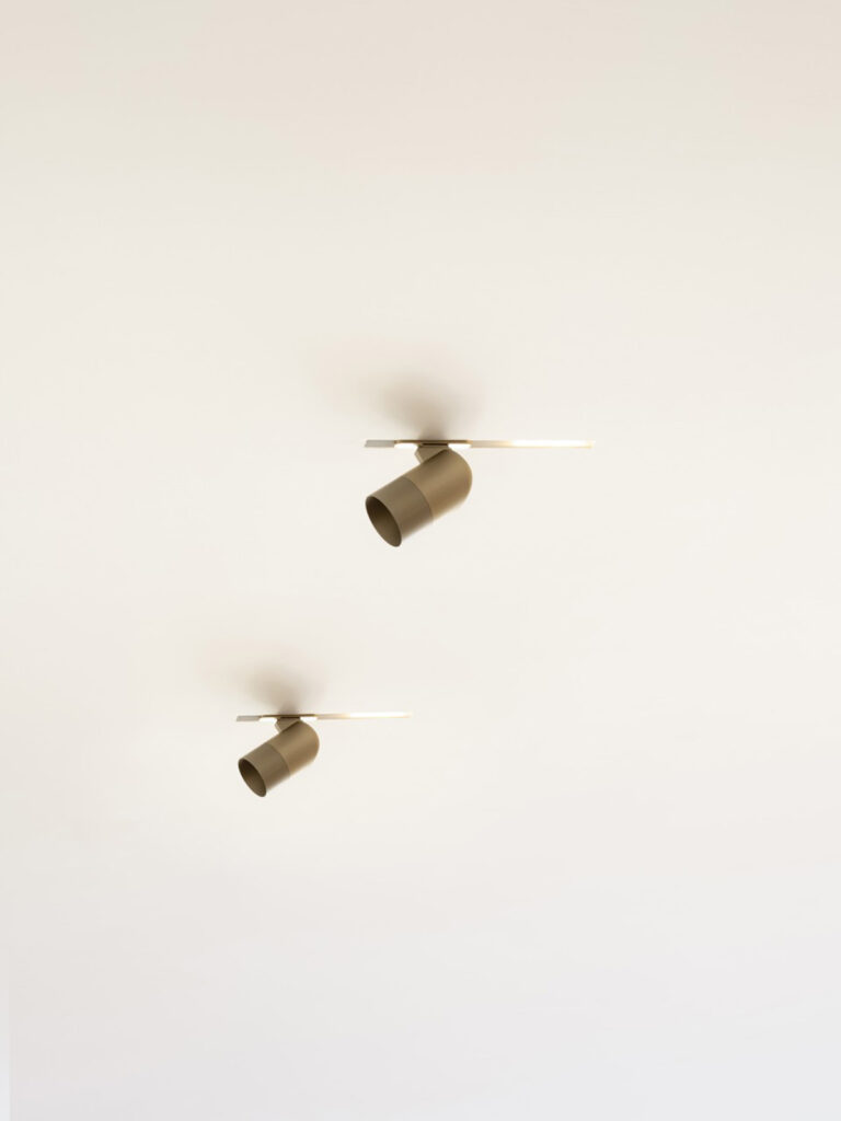 pvd-concept-collections-whiteline-dotsi-image-013