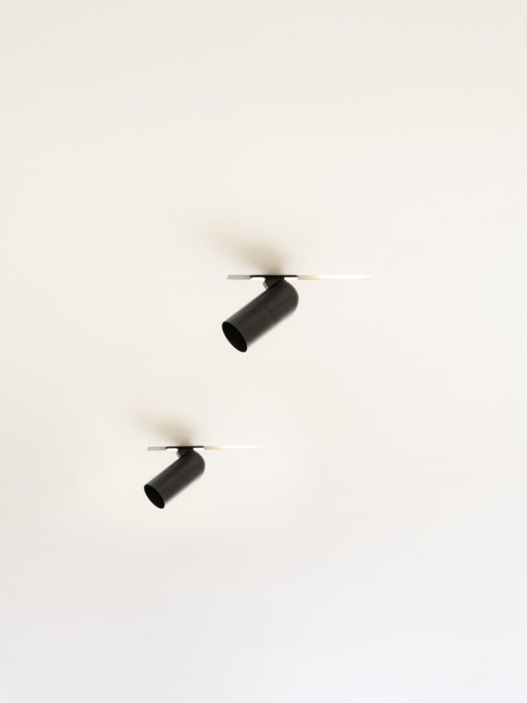 pvd-concept-collections-whiteline-dotsi-image-014