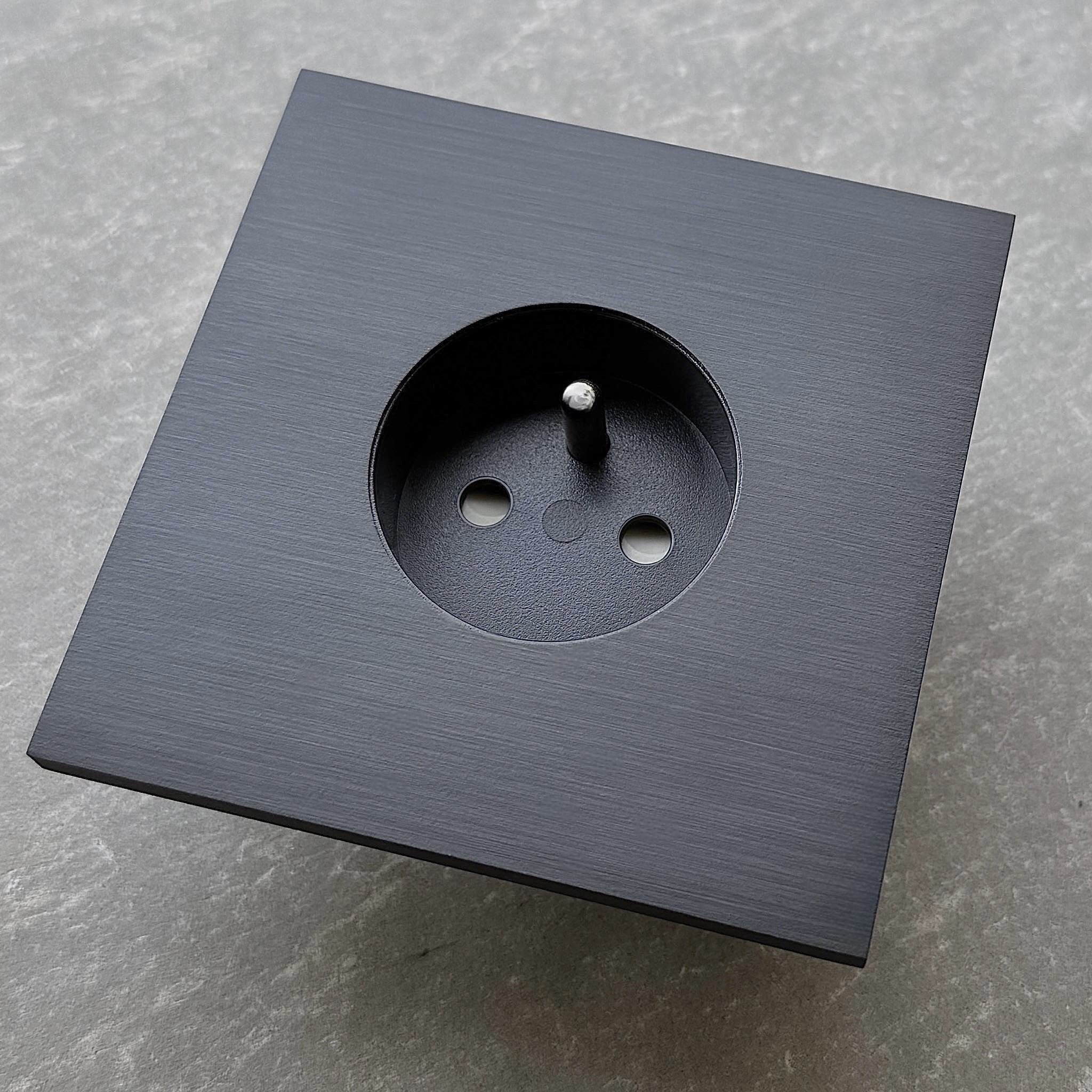 Victor Round - Møller & Rothe